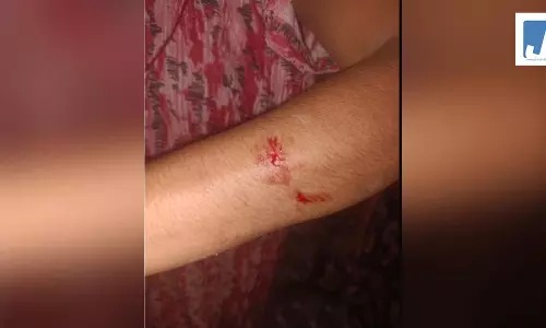 घर में घुसकर महिला के साथ मारपीट, पुलिस जांच में जुटी घर में घुसकर महिला के साथ मारपीट, पुलिस जांच में जुटी