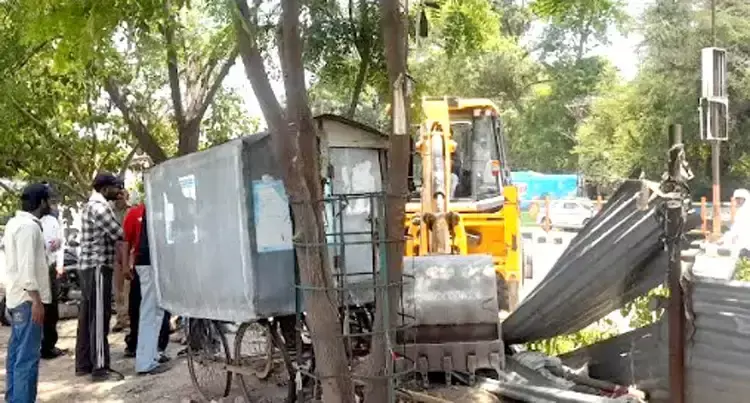Haridwar: देवपुरा से रानीपुर चौक तक अतिक्रमण हटाने की कार्रवाई Haridwar: देवपुरा से रानीपुर चौक तक अतिक्रमण हटाने की कार्रवाई