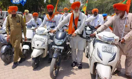 Punjab में किसान सड़कों पर, यूरिया की मांग तेज Punjab में किसान सड़कों पर, यूरिया की मांग तेज