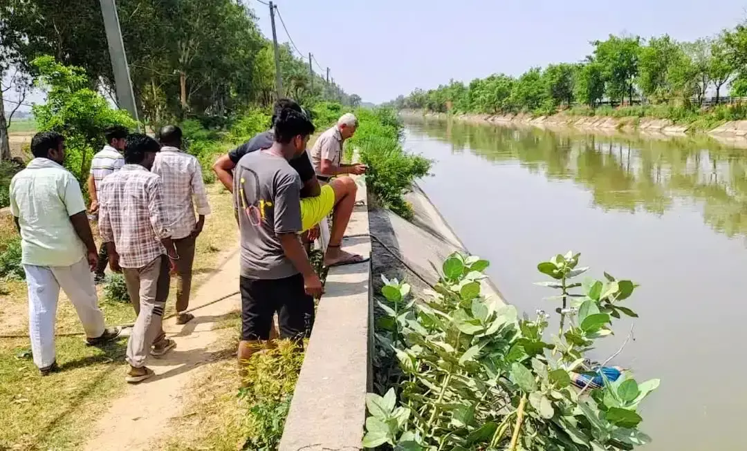 Panipat: पानीपत में नहर से बरामद हुआ युवक का शव, जांच शुरू Panipat: पानीपत में नहर से बरामद हुआ युवक का शव, जांच शुरू