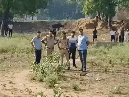 Faridabad: मैदान में मिले शव की पहचान के बाद जांच तेज, दोस्त की खोज शुरू Faridabad: मैदान में मिले शव की पहचान के बाद जांच तेज, दोस्त की खोज शुरू