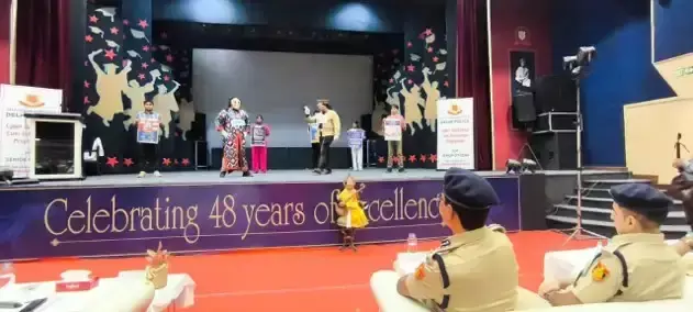 New Delhi: साइबर ठगी रोकने के लिए जागरूकता अभियान, बुजुर्गों को दी महत्वपूर्ण जानकारी New Delhi: साइबर ठगी रोकने के लिए जागरूकता अभियान, बुजुर्गों को दी महत्वपूर्ण जानकारी