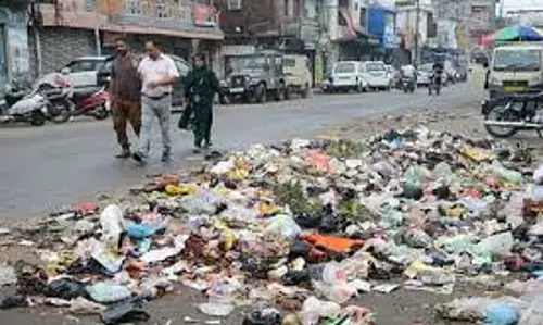 Kathua: कठुआ में सफाई व्यवस्था चरमराई, प्रशासन के सामने बड़ी चुनौती Kathua: कठुआ में सफाई व्यवस्था चरमराई, प्रशासन के सामने बड़ी चुनौती