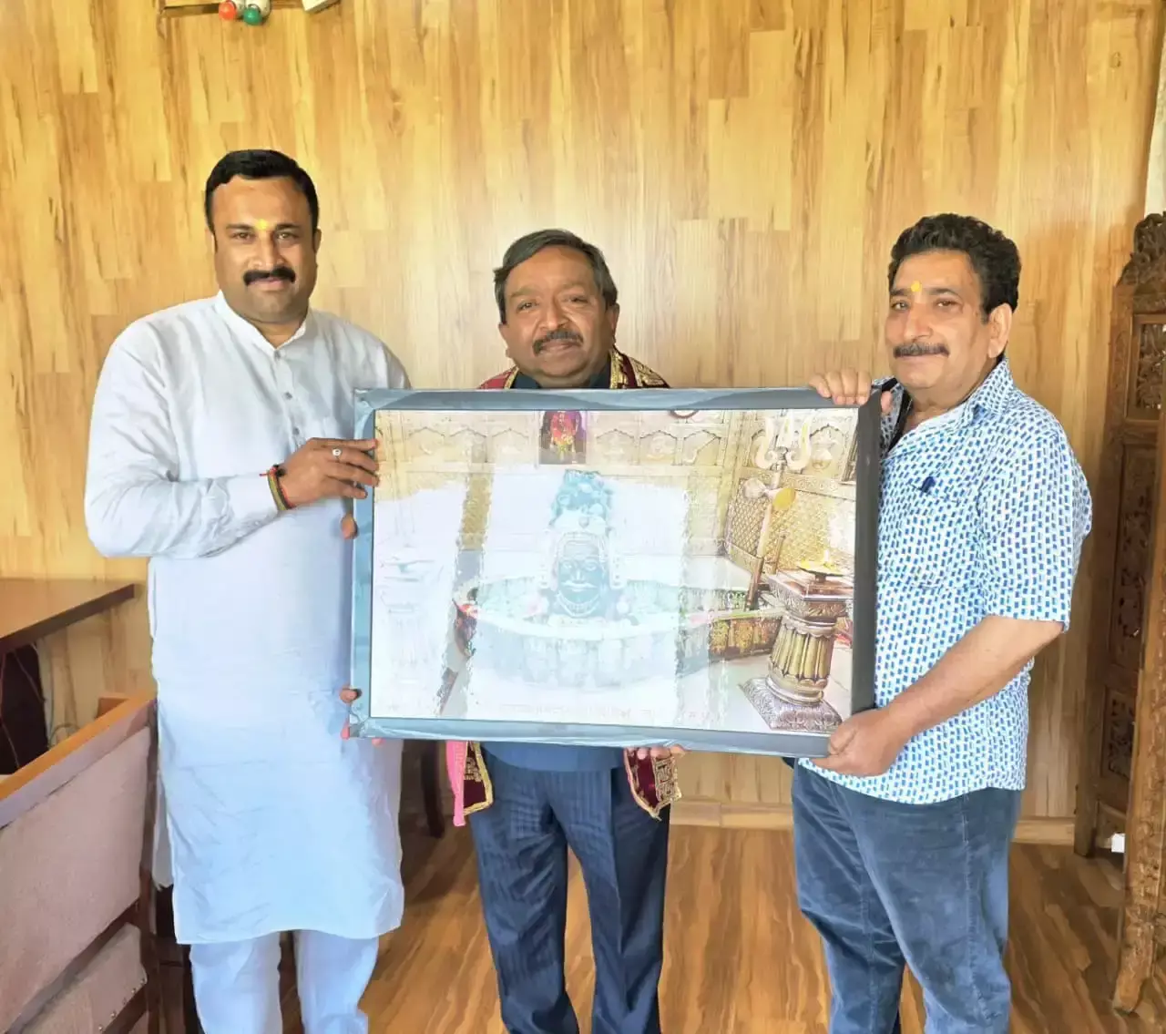 Jammu: धीरज गुप्ता को सामाजिक-सांस्कृतिक एवं आध्यात्मिक गतिविधियों पर विस्तृत ब्रीफिंग दी गई Jammu: धीरज गुप्ता को सामाजिक-सांस्कृतिक एवं आध्यात्मिक गतिविधियों पर विस्तृत ब्रीफिंग दी गई