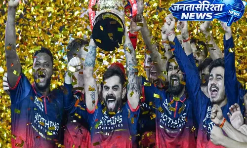 Kohli ने RCB के खिताब बचाने के बाद लिखा भावुक नोट Kohli ने RCB के खिताब बचाने के बाद लिखा भावुक नोट