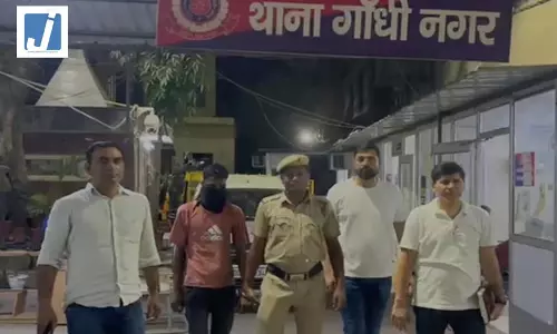 मर्डर केस का आरोपी गिरफ्तार, शराब पीने के दौरान साथी कर्मचारी ने घोंप दी थी कैंची