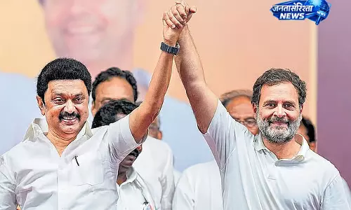 DMK ने कांग्रेस से दूरी बनाई, BJP-कांग्रेस के खिलाफ तीसरे गठबंधन की तैयारी DMK ने कांग्रेस से दूरी बनाई, BJP-कांग्रेस के खिलाफ तीसरे गठबंधन की तैयारी