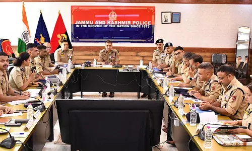 Jammu: कश्मीर में धार्मिक आयोजनों को लेकर प्रशासन सतर्क Jammu: कश्मीर में धार्मिक आयोजनों को लेकर प्रशासन सतर्क