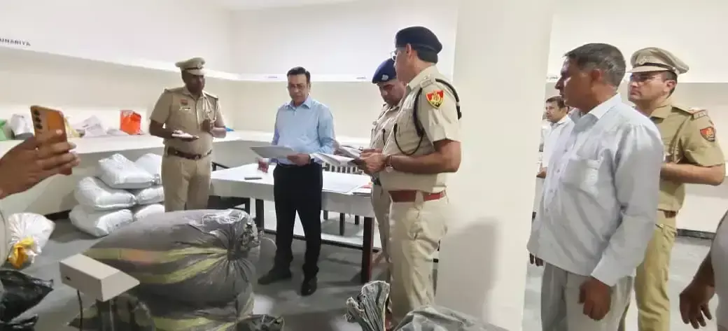 Jind: पुलिस महानिरीक्षक का मालखाना निरीक्षण, व्यवस्थाओं की समीक्षा Jind: पुलिस महानिरीक्षक का मालखाना निरीक्षण, व्यवस्थाओं की समीक्षा