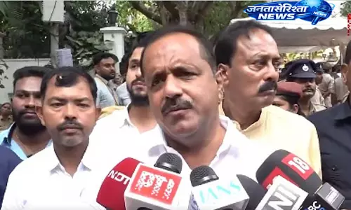 Karnataka : कैशलेस इलाज में गड़बड़ी पर आयुष्मान भारत योजना में सख्ती Karnataka : कैशलेस इलाज में गड़बड़ी पर आयुष्मान भारत योजना में सख्ती