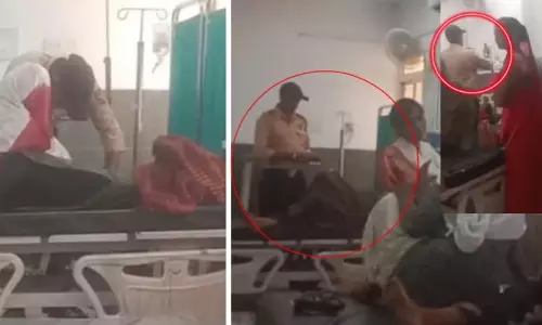 सिंगरौली CHC में सिक्योरिटी गार्ड ने मरीज़ों को इंजेक्शन और IV लगाते हुए वायरल हुआ वीडियो सिंगरौली CHC में सिक्योरिटी गार्ड ने मरीज़ों को इंजेक्शन और IV लगाते हुए वायरल हुआ वीडियो