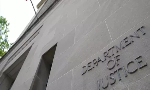 US ने 17 इमिग्रेंट्स की नागरिकता रद्द करने का कदम उठाया US ने 17 इमिग्रेंट्स की नागरिकता रद्द करने का कदम उठाया