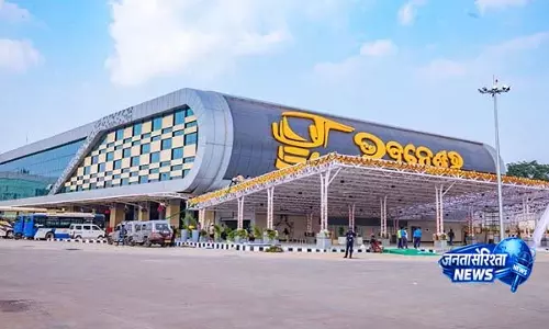 Bhubaneswar: बारामुंडा बस स्टैंड पर नाबालिग समेत 3 लड़कियों के अपहरण की कोशिश नाकाम Bhubaneswar: बारामुंडा बस स्टैंड पर नाबालिग समेत 3 लड़कियों के अपहरण की कोशिश नाकाम