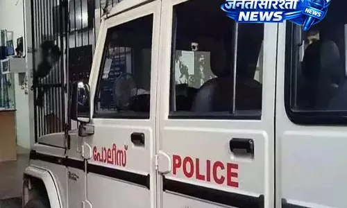 Kerala: बाल कटवाने आए युवक से बदसलूकी के आरोप में नाई गिरफ्तार