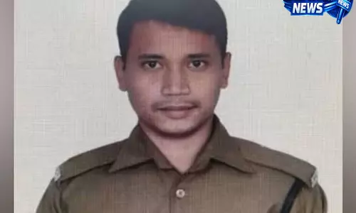 Manipur के BSF कांस्टेबल दीपक चिंगखम को मरणोपरांत वीर चक्र, परिवार ने ग्रहण किया सम्मान Manipur के BSF कांस्टेबल दीपक चिंगखम को मरणोपरांत वीर चक्र, परिवार ने ग्रहण किया सम्मान