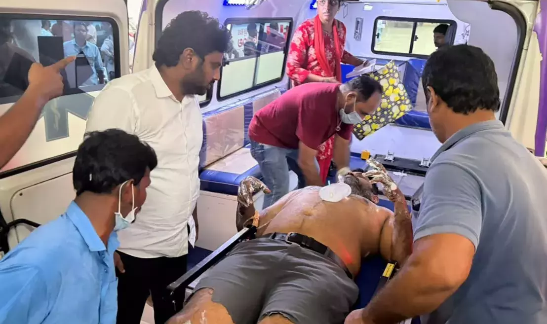 Andhra: स्टील प्लांट हादसे ने परिवारों को तोड़ दिया Andhra: स्टील प्लांट हादसे ने परिवारों को तोड़ दिया