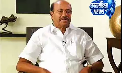 Chennai पीएमके संस्थापक ने सीएम विजय से कोटा की मांग की Chennai पीएमके संस्थापक ने सीएम विजय से कोटा की मांग की