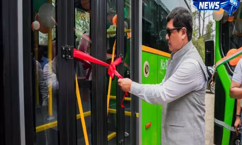 Meghalaya CM ने PM ई-बस सेवा योजना के तहत 55 इलेक्ट्रिक बसों को दिखाई हरी झंडी Meghalaya CM ने PM ई-बस सेवा योजना के तहत 55 इलेक्ट्रिक बसों को दिखाई हरी झंडी