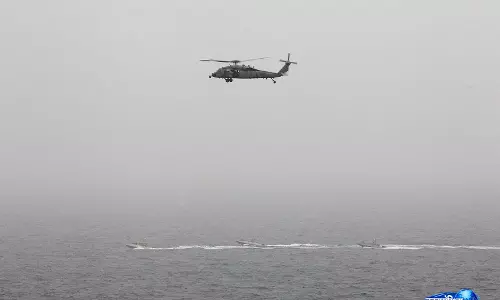 Hormuz जलडमरूमध्य के पास हेलीकॉप्टर हादसा, अमेरिकी चालक दल सुरक्षित बचाया गया