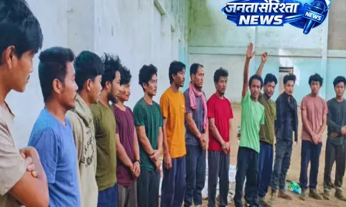Manipur : 27 दिन की कैद के बाद 14 कुकी नागरिक रिहा Manipur : 27 दिन की कैद के बाद 14 कुकी नागरिक रिहा