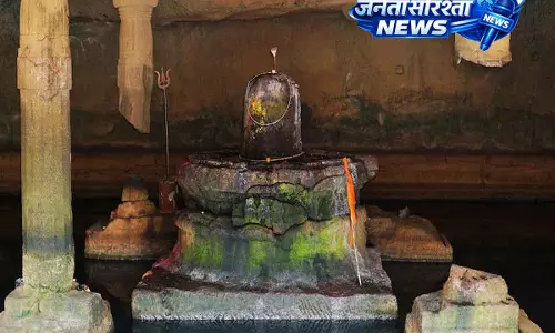 केदारेश्वर गुफा मंदिर का रहस्य, एक पिलर पर टिका है पूरा मंदिर केदारेश्वर गुफा मंदिर का रहस्य, एक पिलर पर टिका है पूरा मंदिर