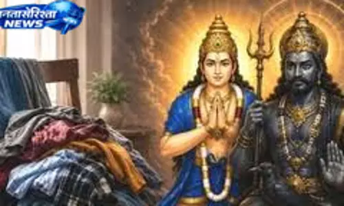 कुर्सी पर कपड़े रखने की आदत से बढ़ सकता है वास्तु दोष कुर्सी पर कपड़े रखने की आदत से बढ़ सकता है वास्तु दोष