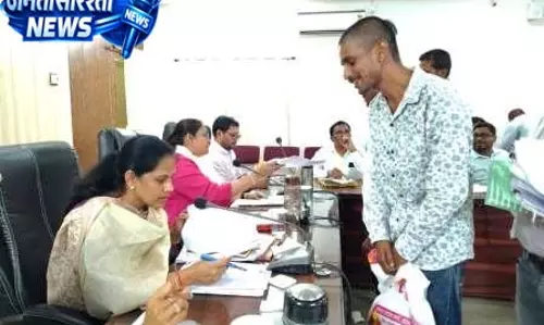 जनदर्शन में गूंजीं जनसमस्याएं, 47 आवेदनों पर कलेक्टर ने दिए त्वरित कार्रवाई के निर्देश