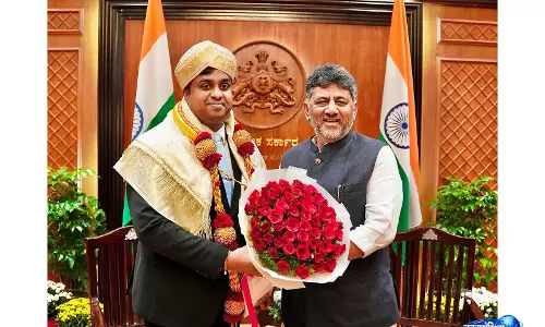 Karnataka CM शिवकुमार ने आपसी सहयोग बढ़ाने के लिए श्रीलंका के डिप्टी हाई कमिश्नर से बातचीत की Karnataka CM शिवकुमार ने आपसी सहयोग बढ़ाने के लिए श्रीलंका के डिप्टी हाई कमिश्नर से बातचीत की