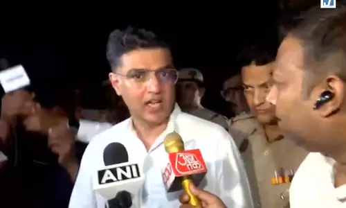 चुनाव आयोग के बाहर कांग्रेस का धरना, मीनाक्षी नटराजन की उम्मीदवारी रद्द होने सचिन पायलट बोले चुनाव आयोग के बाहर कांग्रेस का धरना, मीनाक्षी नटराजन की उम्मीदवारी रद्द होने सचिन पायलट बोले