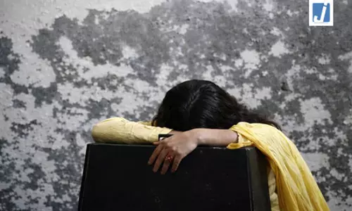 लिफ्ट का लालच देकर महिला से 10 युवकों ने किया दुष्कर्म, आरोपी गिरफ्तार लिफ्ट का लालच देकर महिला से 10 युवकों ने किया दुष्कर्म, आरोपी गिरफ्तार