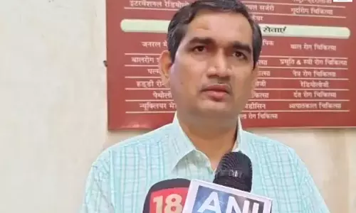 बारिश के दौरान मकान का छज्जा गिरा, 7 श्रद्धालु घायल; DM ने अफवाहों को बताया गलत बारिश के दौरान मकान का छज्जा गिरा, 7 श्रद्धालु घायल; DM ने अफवाहों को बताया गलत