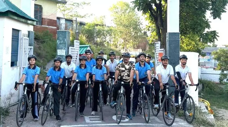 Himachal: एनसीसी कैडेट्स ने वर्ल्ड साइकिलिंग डे मनाया Himachal: एनसीसी कैडेट्स ने वर्ल्ड साइकिलिंग डे मनाया