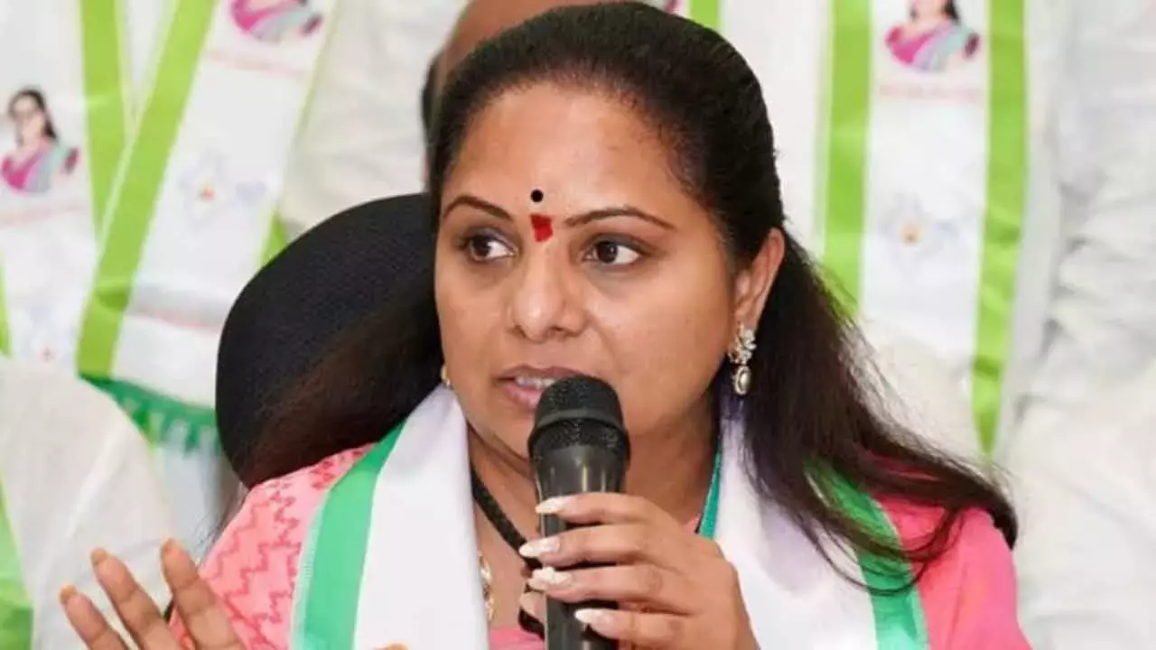 कविता ने रेवंत के स्कूलों में कटौती के कदम की आलोचना की कविता ने रेवंत के स्कूलों में कटौती के कदम की आलोचना की