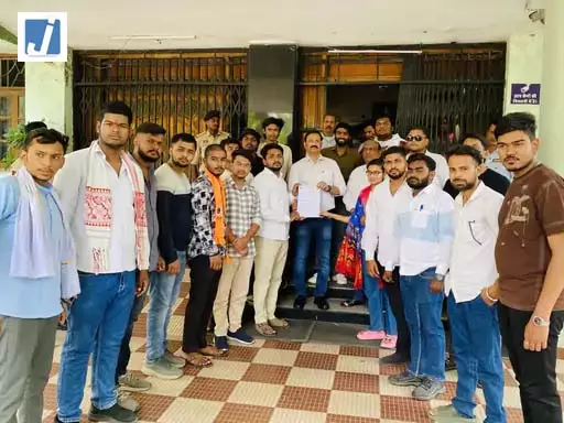 PTRSU में एग्जाम फीस बढ़ोतरी पर बवाल, ABVP भड़की PTRSU में एग्जाम फीस बढ़ोतरी पर बवाल, ABVP भड़की