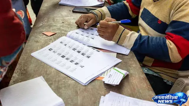 जम्मू-कश्मीर में पंचायत, DDC और ULB चुनाव की तैयारियाँ शुरू, अभी अंतिम तारीख तय नहीं जम्मू-कश्मीर में पंचायत, DDC और ULB चुनाव की तैयारियाँ शुरू, अभी अंतिम तारीख तय नहीं