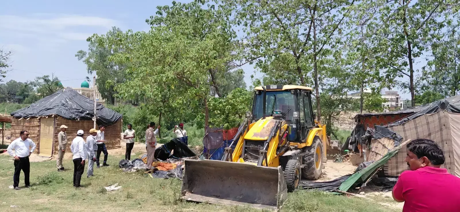 Pauri: लालपानी में अतिक्रमण के खिलाफ बड़ी कार्रवाई Pauri: लालपानी में अतिक्रमण के खिलाफ बड़ी कार्रवाई