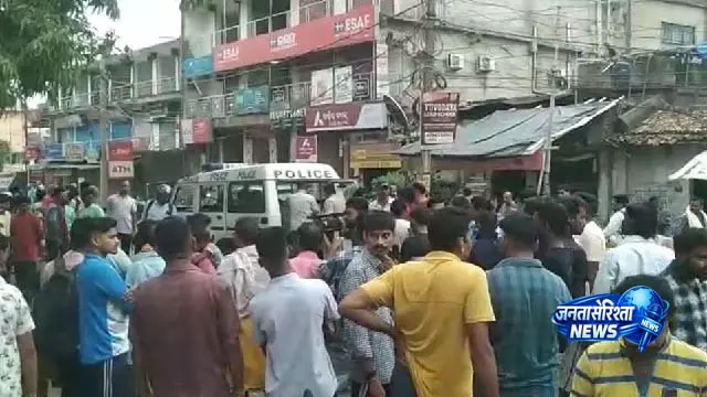 Balangir में हिट-एंड-रन ट्रक हादसे में मां-बेटी की मौत Balangir में हिट-एंड-रन ट्रक हादसे में मां-बेटी की मौत