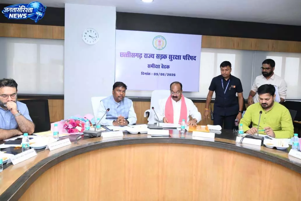 राज्य सड़क सुरक्षा परिषद की बैठक में दोनों उपमुख्यमंत्रियों और परिवहन मंत्री ने की समीक्षा राज्य सड़क सुरक्षा परिषद की बैठक में दोनों उपमुख्यमंत्रियों और परिवहन मंत्री ने की समीक्षा