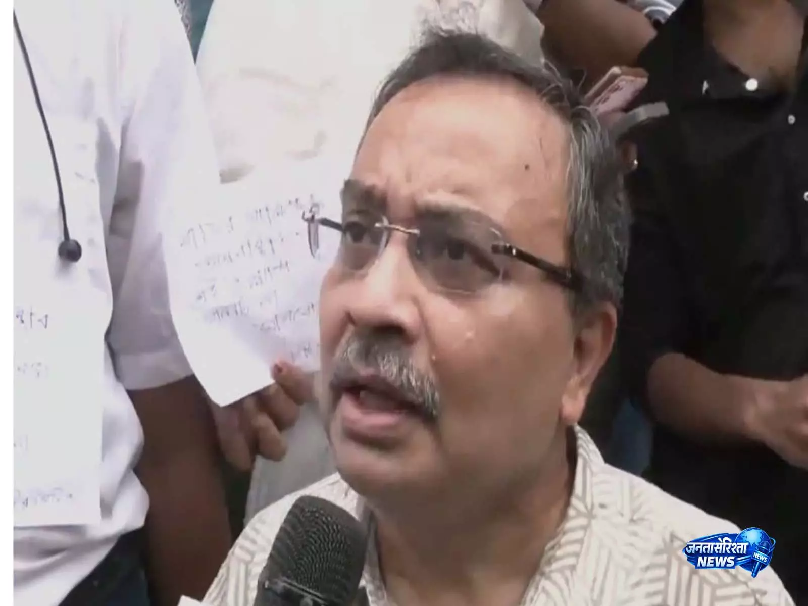 ममता आवास पर CID पहुंचने पर TMC का हमला, कुनाल घोष ने कहा- प्रतिशोध की राजनीति ममता आवास पर CID पहुंचने पर TMC का हमला, कुनाल घोष ने कहा- प्रतिशोध की राजनीति