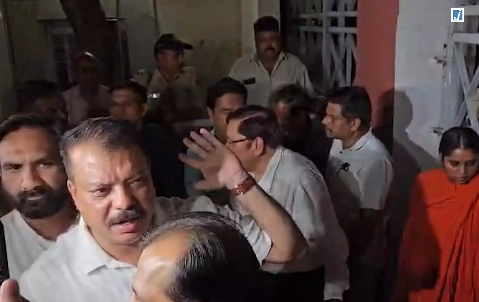 भोपाल: मीनाक्षी नटराजन का नामांकन रद्द होने के विरोध में कांग्रेस का धरना समाप्त भोपाल: मीनाक्षी नटराजन का नामांकन रद्द होने के विरोध में कांग्रेस का धरना समाप्त