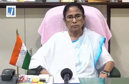 इंडिया गठबंधन की बैठक के बाद फिर साथ दिखीं सोनिया और ममता इंडिया गठबंधन की बैठक के बाद फिर साथ दिखीं सोनिया और ममता