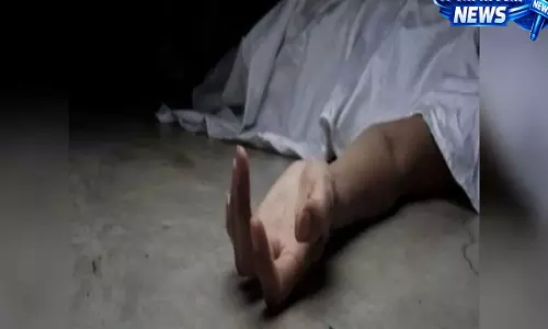 Madhya Pradesh: पुलिस क्वार्टर में मिली महिला कांस्टेबल की लाश, वरिष्ठ अधिकारी मौके पर Madhya Pradesh: पुलिस क्वार्टर में मिली महिला कांस्टेबल की लाश, वरिष्ठ अधिकारी मौके पर