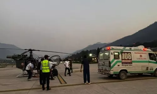 Himachal: हिमाचल में क्रैश के बाद फंसे ब्रिटिश पैराग्लाइडर को IAF ने बचाया Himachal: हिमाचल में क्रैश के बाद फंसे ब्रिटिश पैराग्लाइडर को IAF ने बचाया