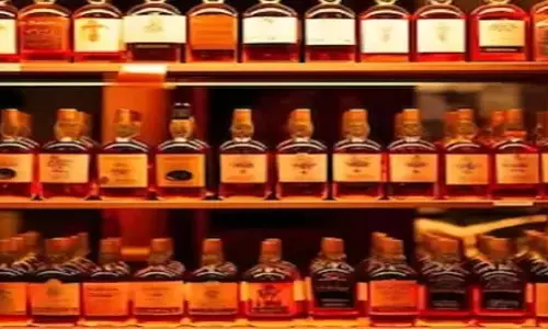 माफिया घोषित हुए 5 शराब कारोबारी, पुलिस करने जा रही संपत्ति कुर्क भी माफिया घोषित हुए 5 शराब कारोबारी, पुलिस करने जा रही संपत्ति कुर्क भी