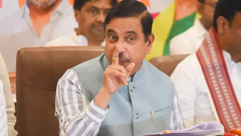 Andhra: प्रल्हाद जोशी ने कहा कि भारत पिछले 12 सालों में एनर्जी सरप्लस बन गया है