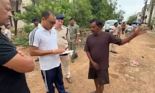 अटल आवासीय बिल्डिंग में पुलिस की रेड, संदिग्ध लोगों से हुई पूछताछ