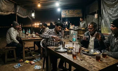 Hira नगर में अवैध शराब सेवन पर पुलिस की कार्रवाई, 20 ढाबों की जांच में 4 पर केस दर्ज Hira नगर में अवैध शराब सेवन पर पुलिस की कार्रवाई, 20 ढाबों की जांच में 4 पर केस दर्ज