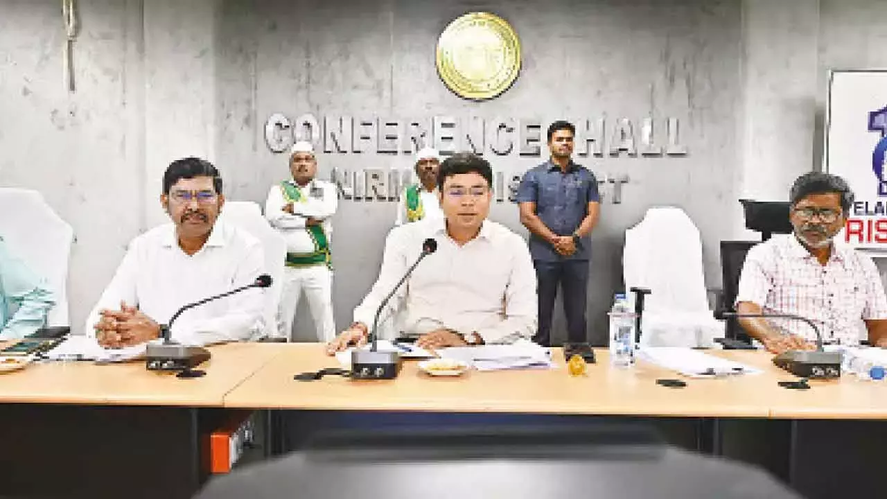 कलेक्टर ने सरकारी स्कूलों में कॉर्पोरेट लेवल की शिक्षा की मांग की कलेक्टर ने सरकारी स्कूलों में कॉर्पोरेट लेवल की शिक्षा की मांग की