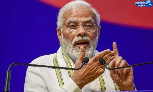 PM Modi बने सबसे लंबे समय तक चुने हुए प्रधानमंत्री, जनसेवा और जिम्मेदारी पर दिया संदेश