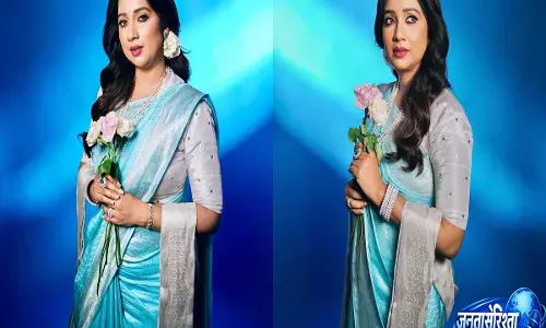 एलीगेंट साड़ी लुक में नजर आईं Shreya Ghoshal, सोशल मीडिया पर मिली आशा भोसले से तुलना